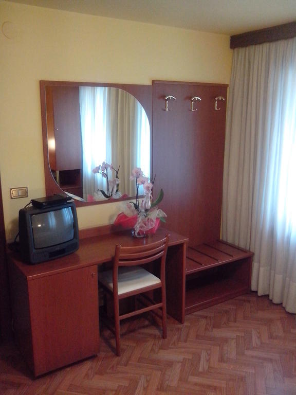 Hotel Monte Fior Foza Rum bild